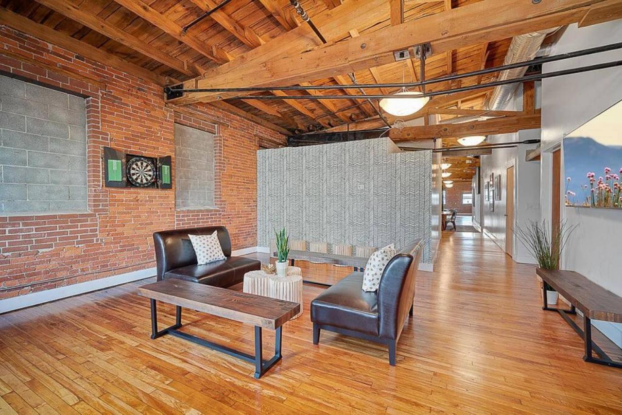 Holiday home 4k Sqft Loft Gym, Tv Wall, Pool, Table Ping Pong Philadelphia