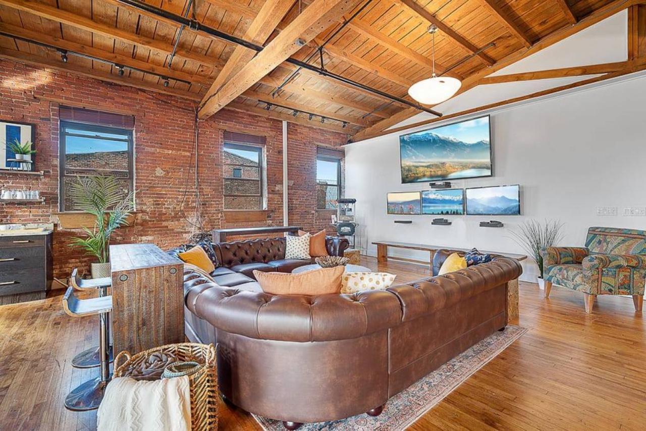 4k Sqft Loft Gym, Tv Wall, Pool, Table Ping Pong Holiday home Philadelphia